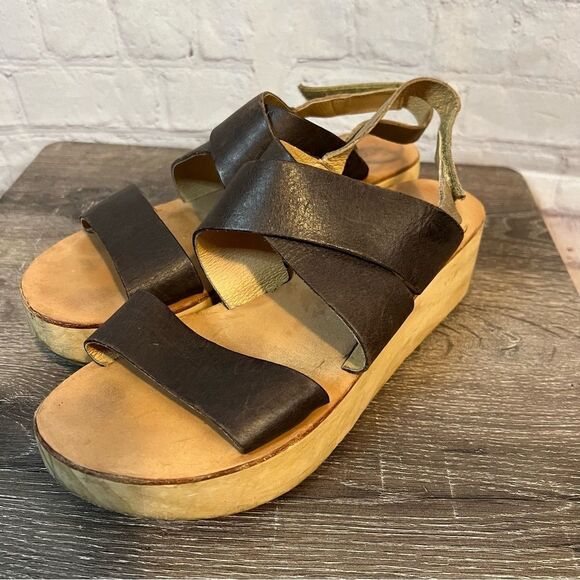 Kookaburra by Ugg Clog Sandals size 9 - Picture 1 of 5